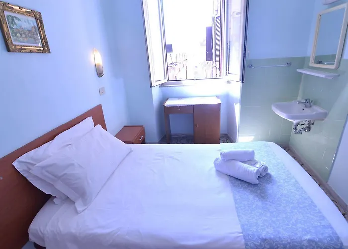 Cathrine Otel 2*